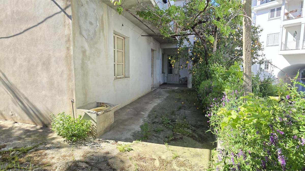 Cortile p.Terra