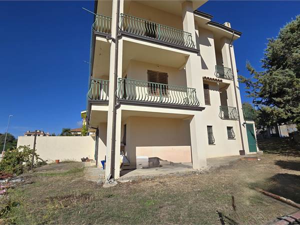  Villetta Bifamiliare con giardino