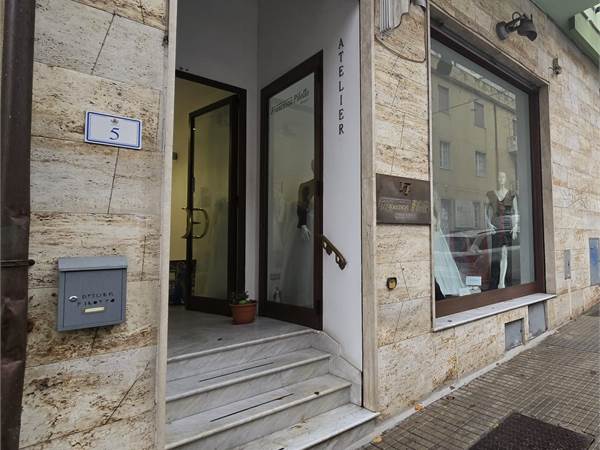 Locale Artigianale su due livelli