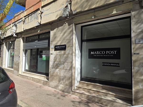 Locale fronte strada in via Gramsci